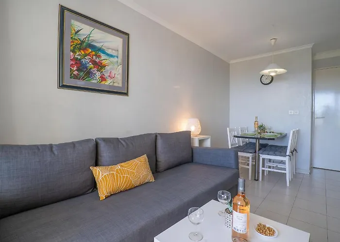 L'esquinade P1 111 By Interhome * Сен-Рафаэль