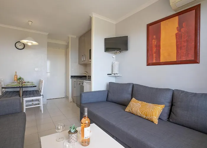 L'esquinade P1 111 By Interhome Сен-Рафаэль